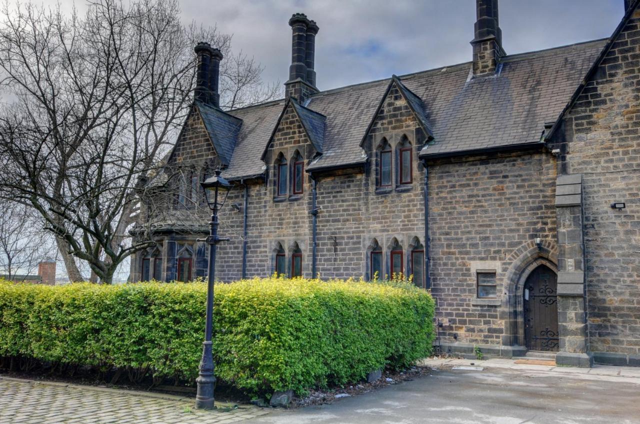 فيلا The Old Vicarage - Secure Parking, Fast Wifi, Garden ليدز المظهر الخارجي الصورة