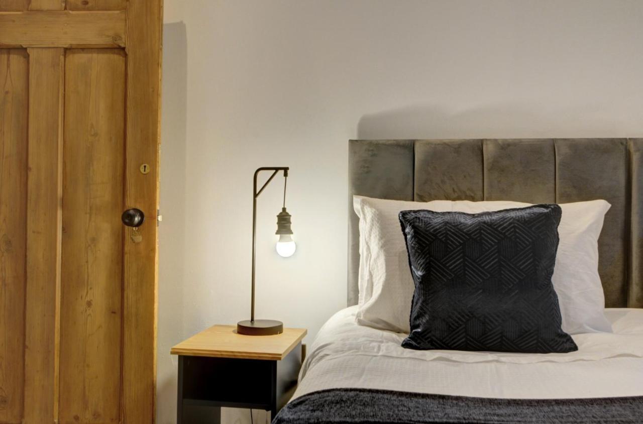 فيلا The Old Vicarage - Secure Parking, Fast Wifi, Garden ليدز المظهر الخارجي الصورة