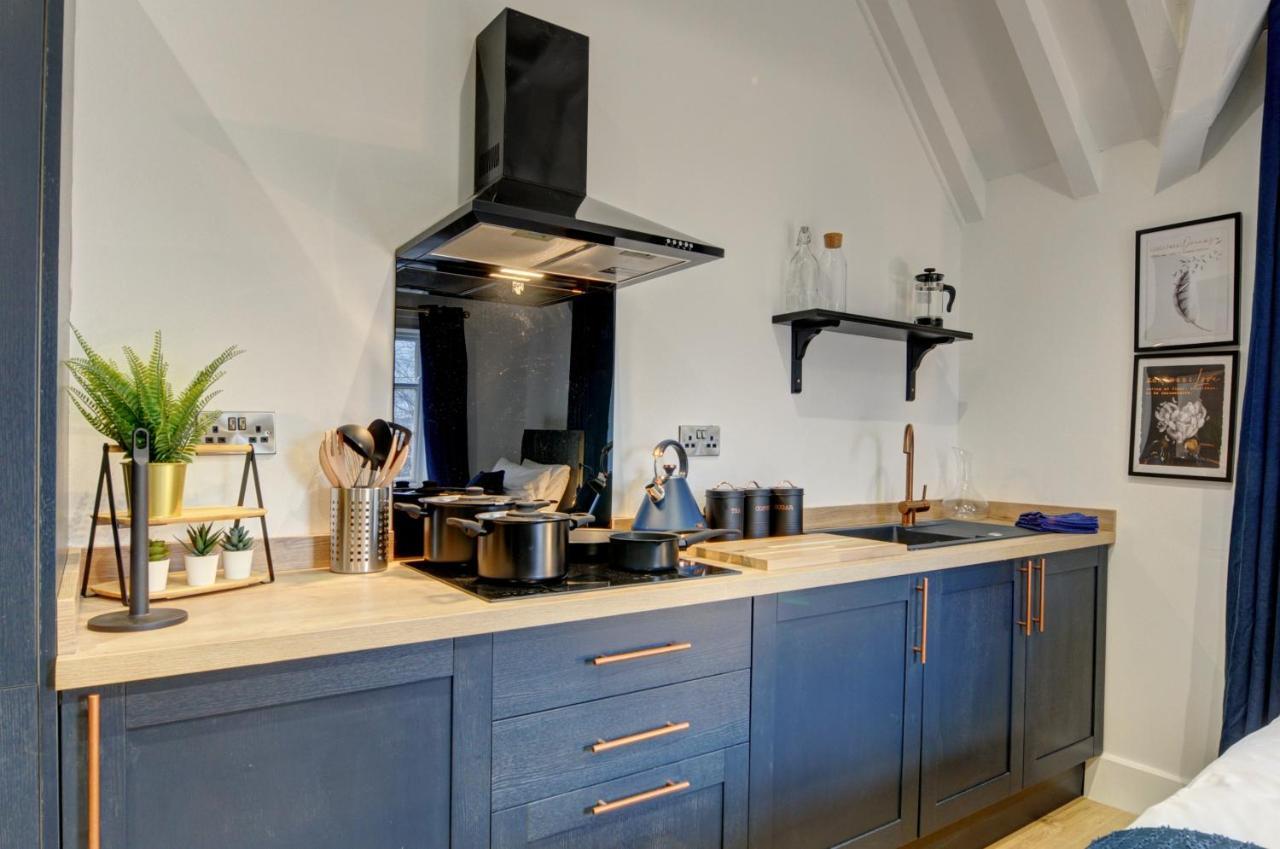 فيلا The Old Vicarage - Secure Parking, Fast Wifi, Garden ليدز المظهر الخارجي الصورة