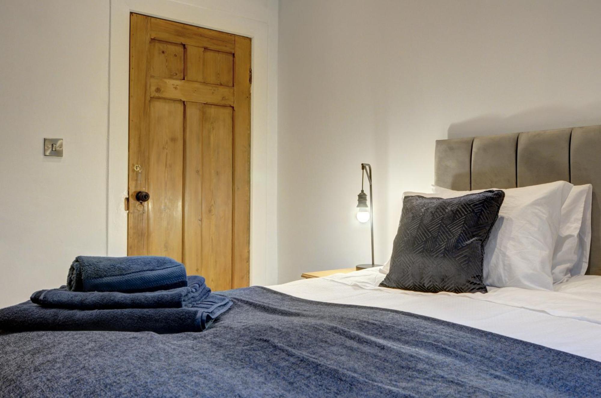 فيلا The Old Vicarage - Secure Parking, Fast Wifi, Garden ليدز المظهر الخارجي الصورة