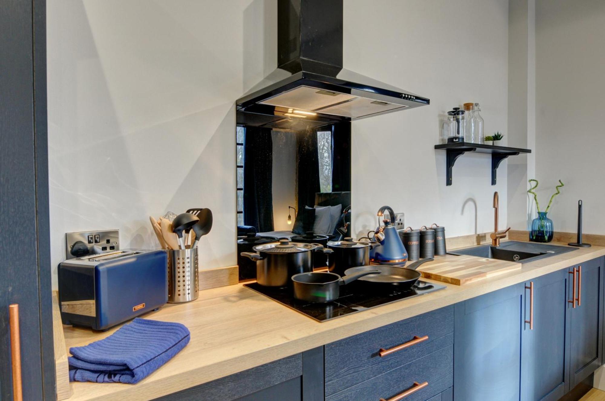 فيلا The Old Vicarage - Secure Parking, Fast Wifi, Garden ليدز المظهر الخارجي الصورة