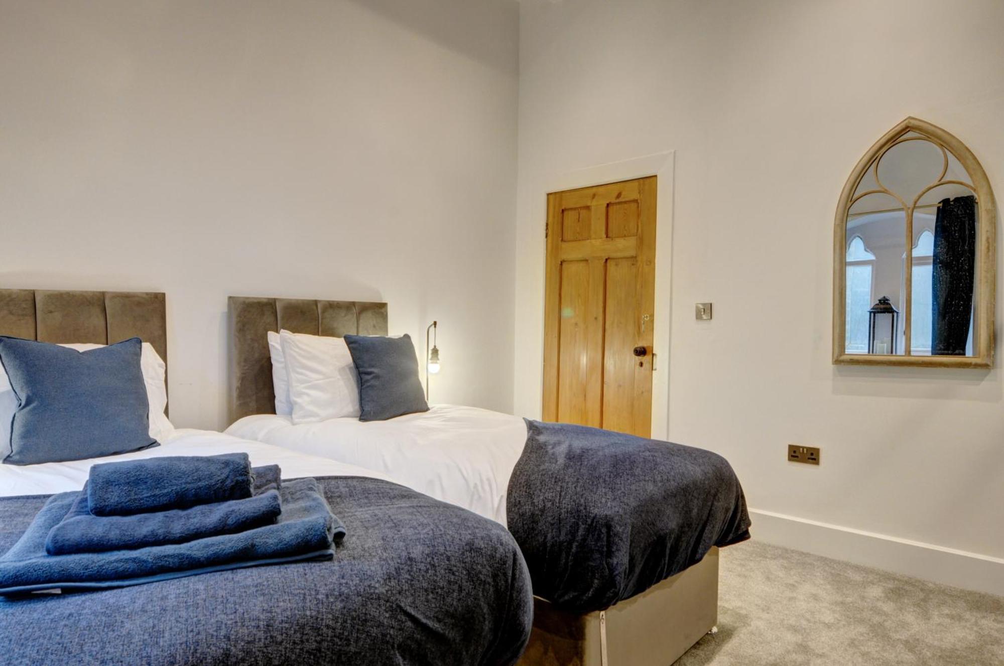 فيلا The Old Vicarage - Secure Parking, Fast Wifi, Garden ليدز المظهر الخارجي الصورة
