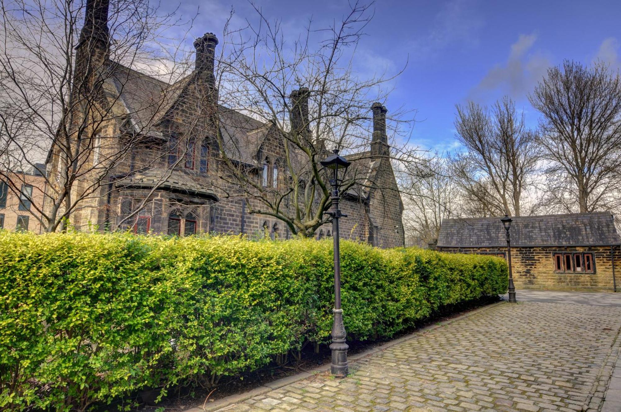 فيلا The Old Vicarage - Secure Parking, Fast Wifi, Garden ليدز المظهر الخارجي الصورة