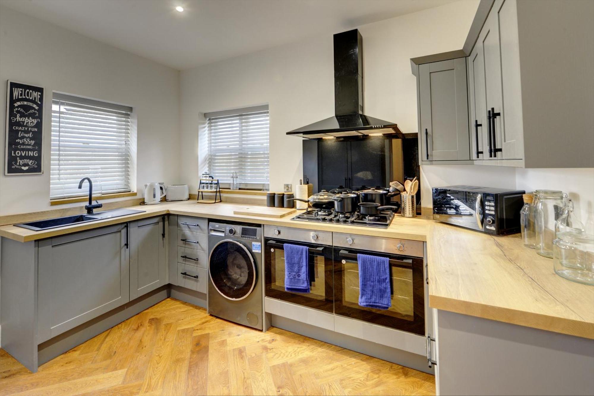 فيلا The Old Vicarage - Secure Parking, Fast Wifi, Garden ليدز المظهر الخارجي الصورة